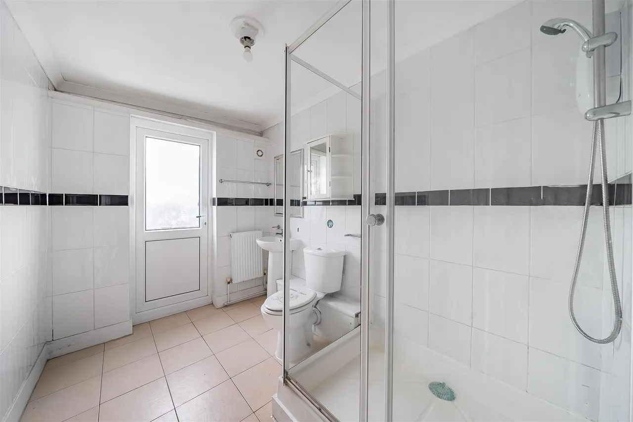 Eton Avenue, Wembley, photo 7