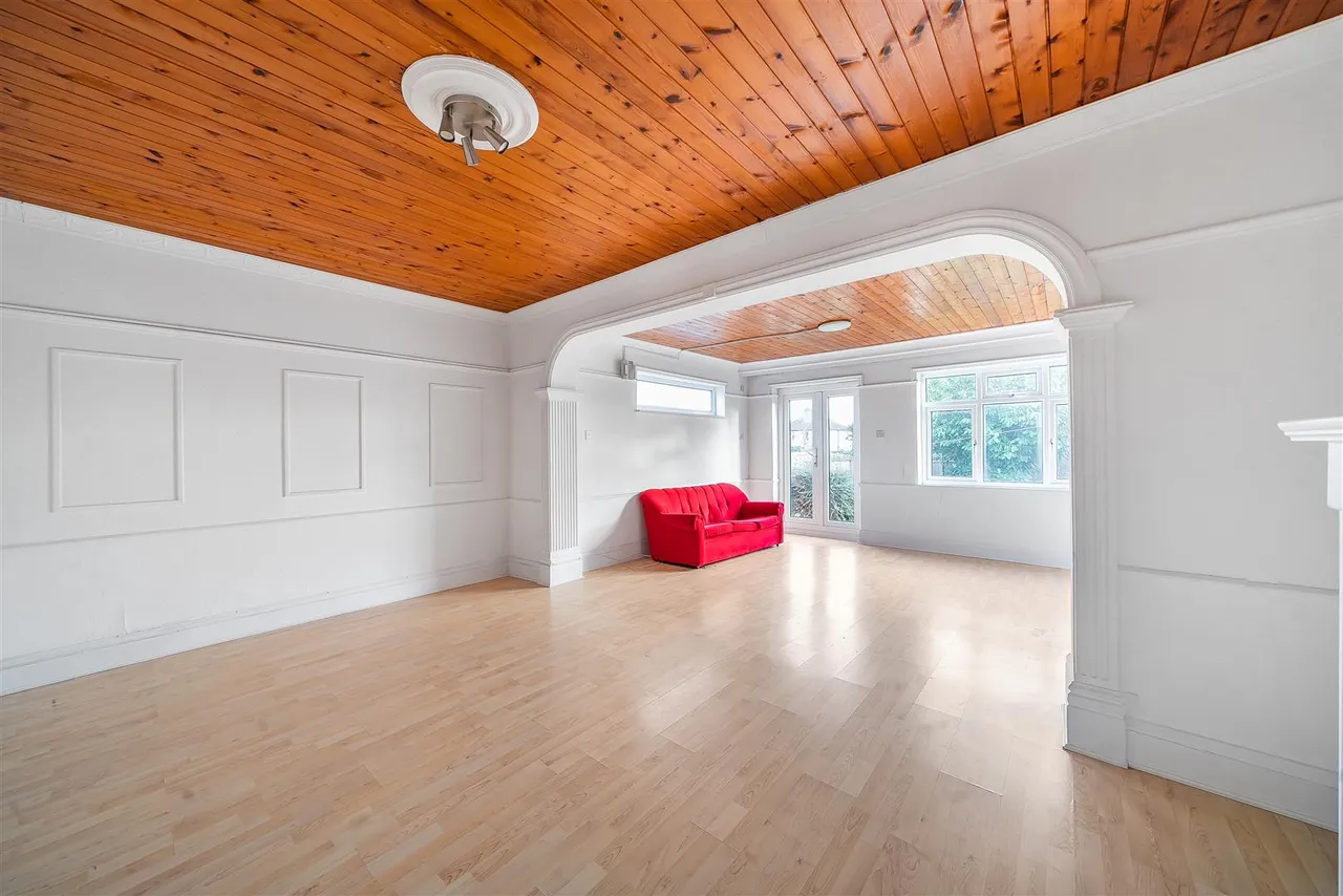 Eton Avenue, Wembley, photo 4