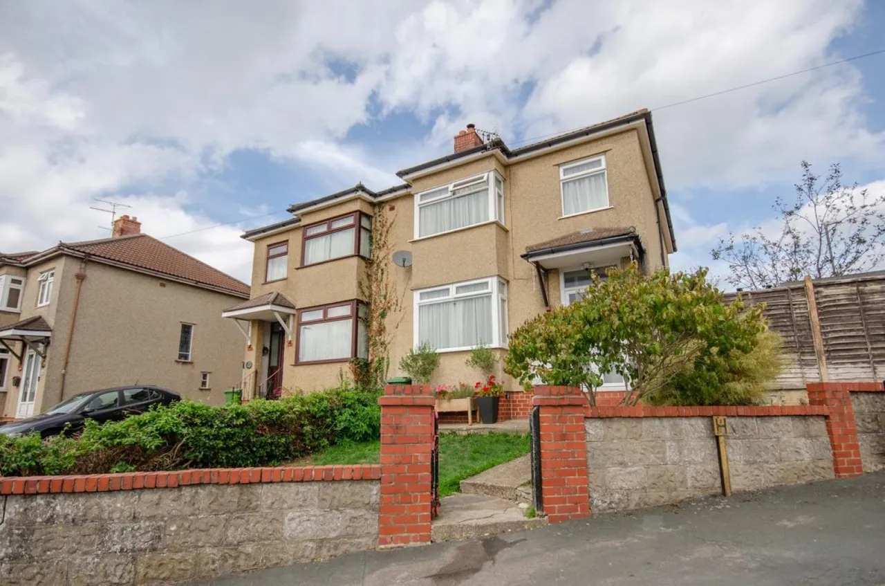 3 bed house for sale, Charnell Road, Staple Hill, BS16