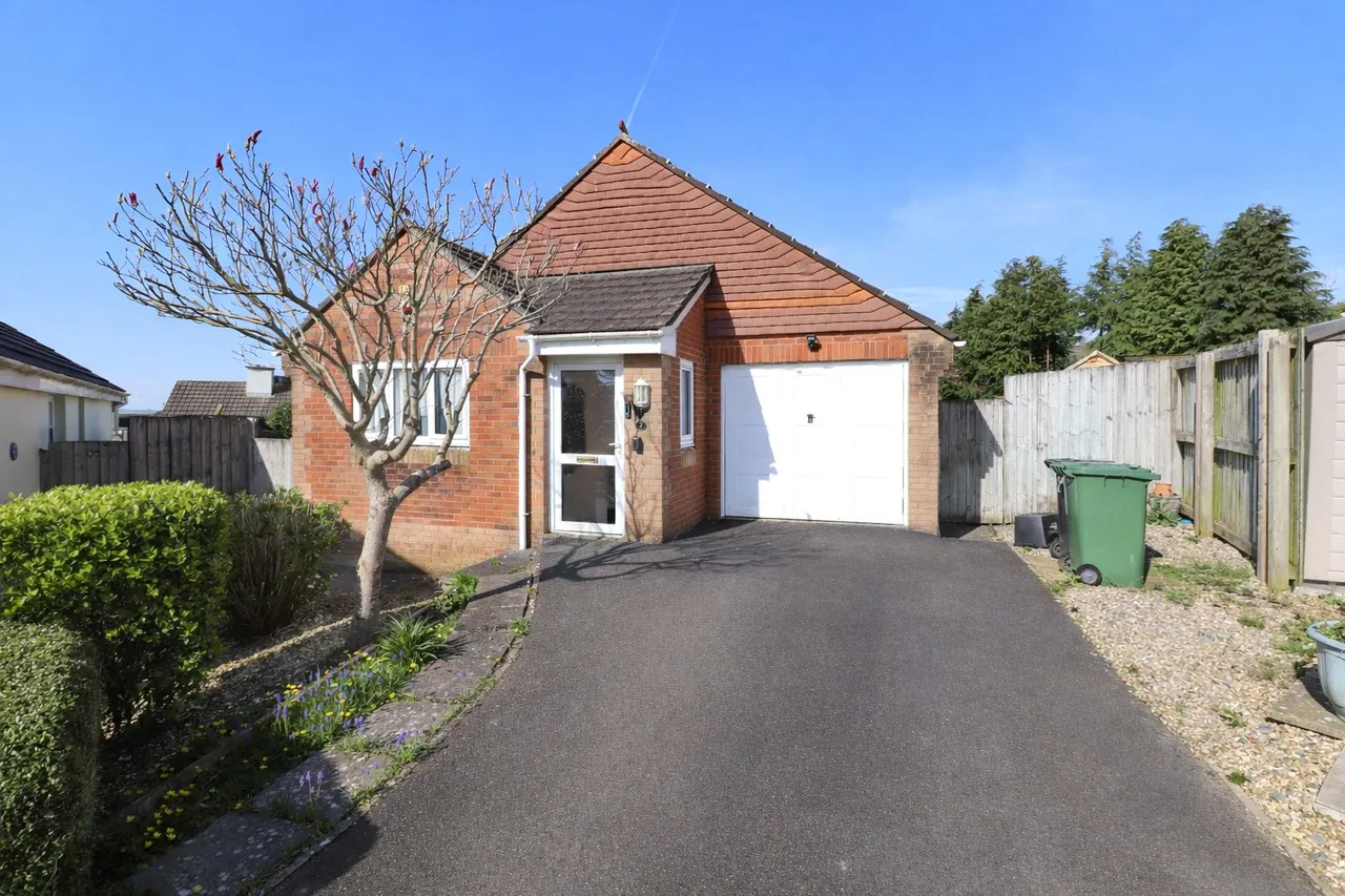 2 bed house for sale, Moorland Rise, South Molton, EX36