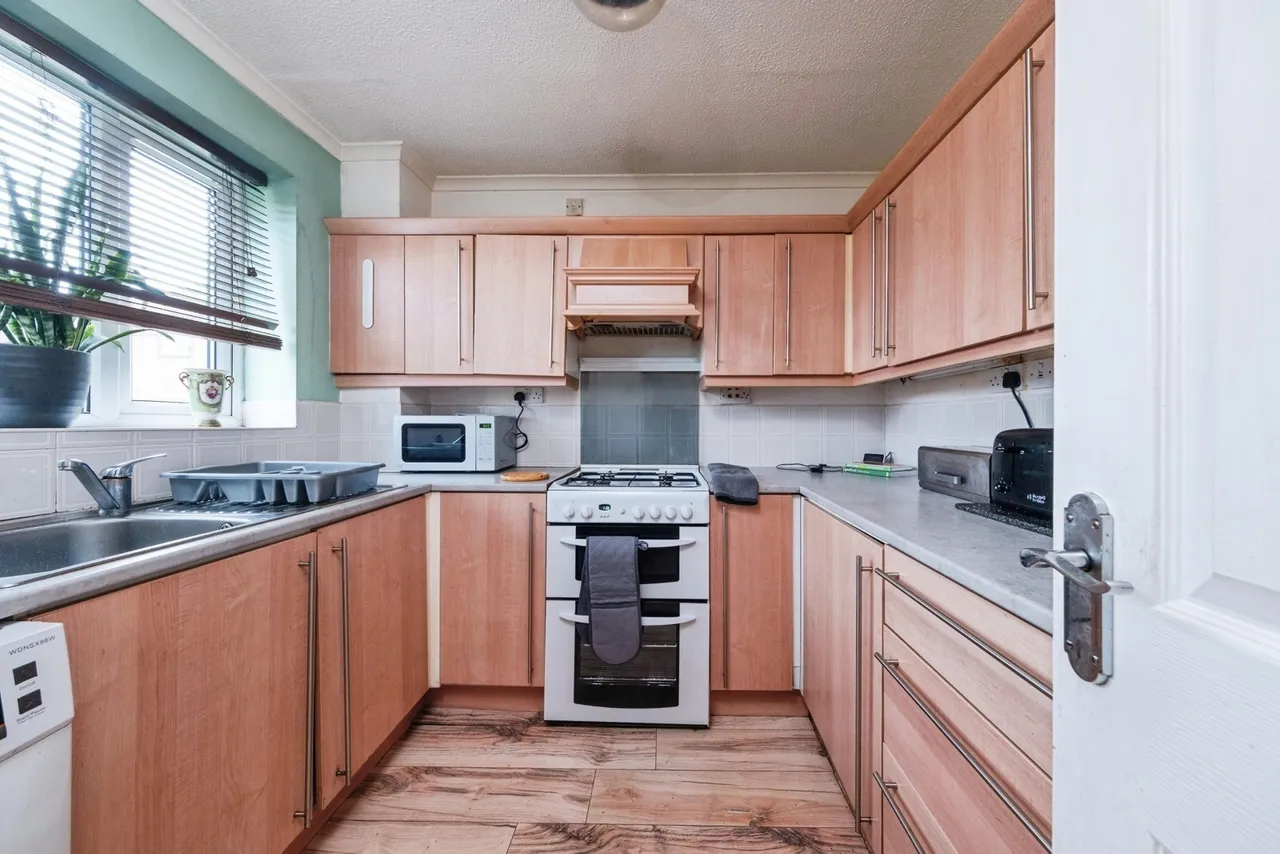 Hexham Gardens, Bletchley, Milton Keynes, Buckinghamshire, MK3, photo 4