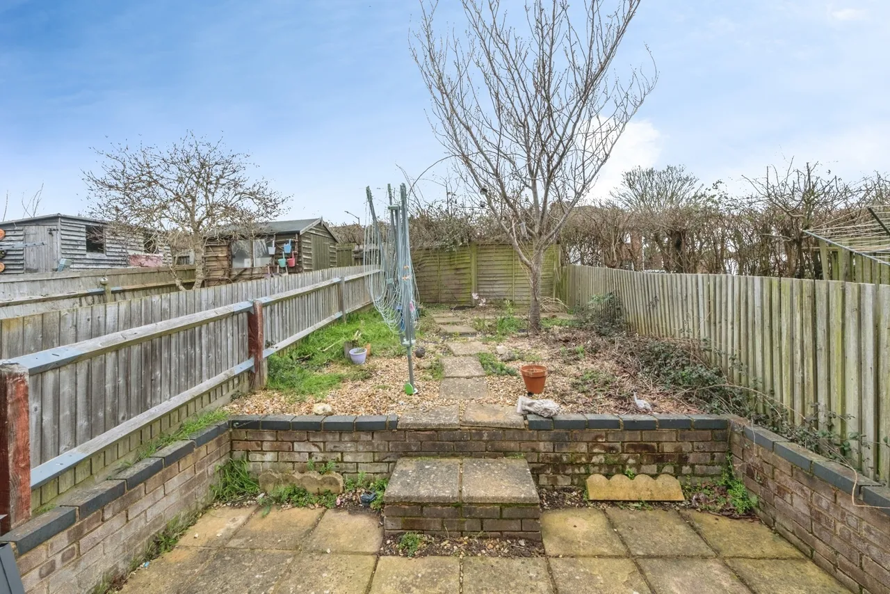 Hexham Gardens, Bletchley, Milton Keynes, Buckinghamshire, MK3, photo 9