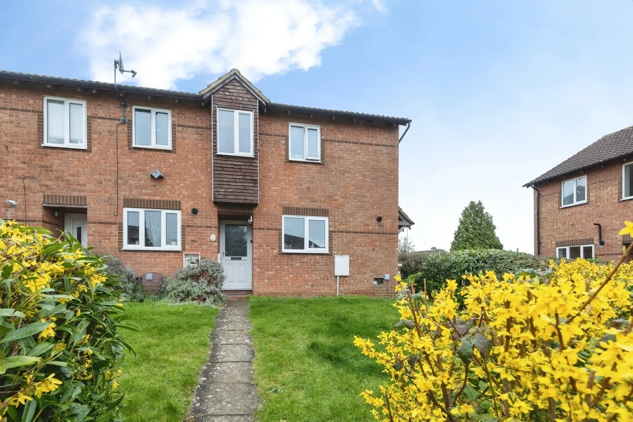 2 bed house for sale — Hexham Gardens, Bletchley, Milton Keynes, Buckinghamshire, MK3