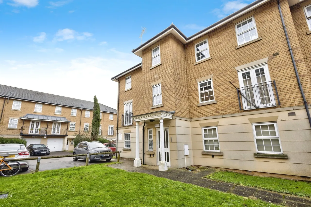 2 bed flat for sale — Johnson Court, Northampton