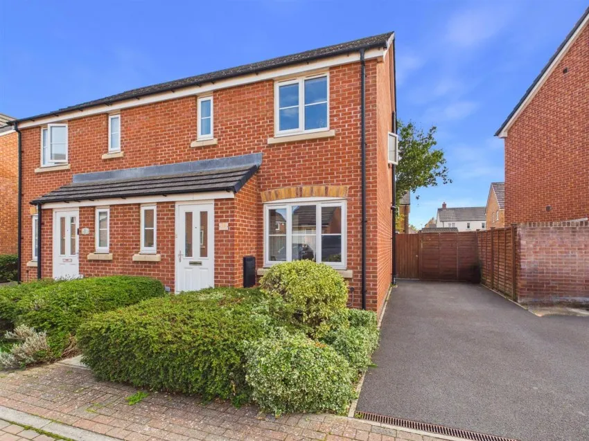3 bed house for sale, Oswald Drive, Longford