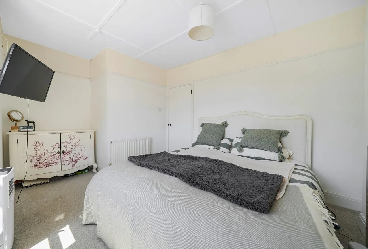 Boverton Drive, Gloucestershire, Brockworth, GL3 4DB, photo 11
