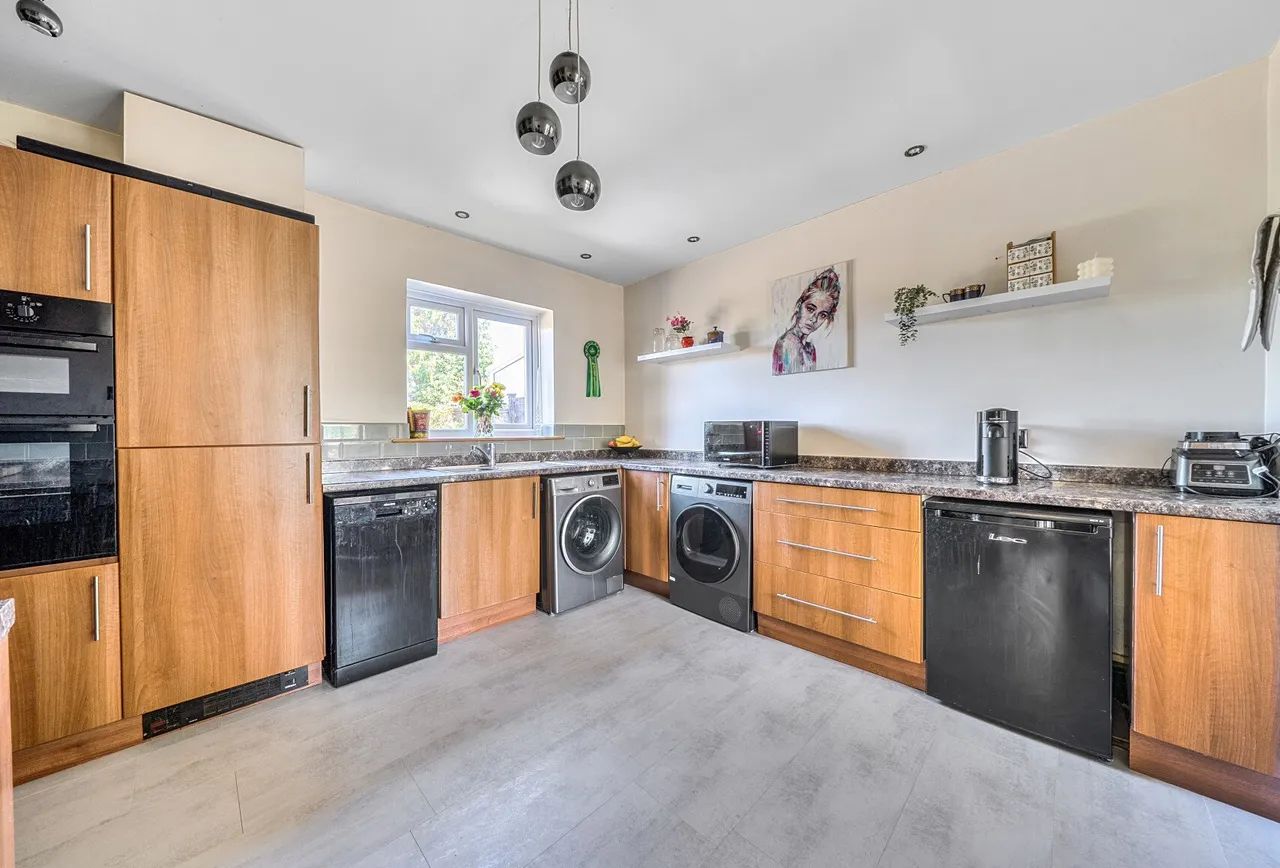 Boverton Drive, Gloucestershire, Brockworth, GL3 4DB, photo 4