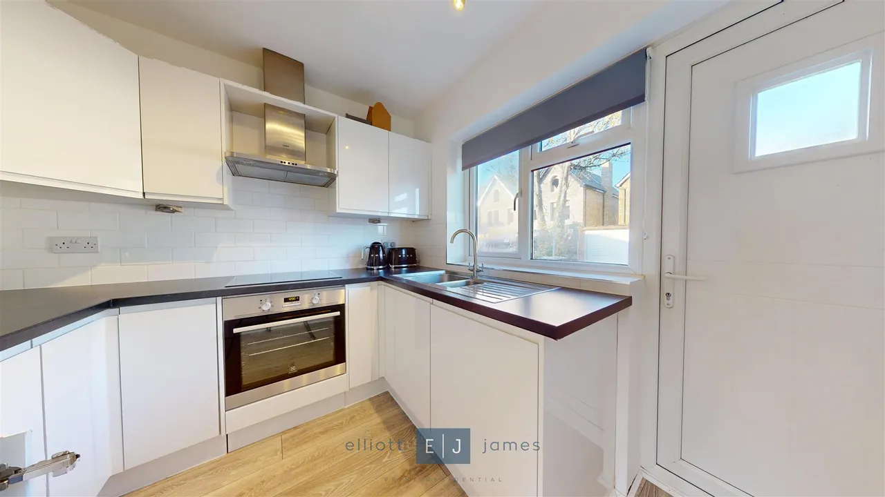 Westbury Lane, Buckhurst Hill, photo 6