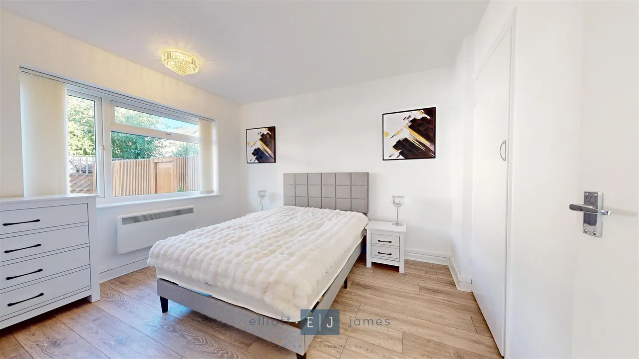 Westbury Lane, Buckhurst Hill, photo 8