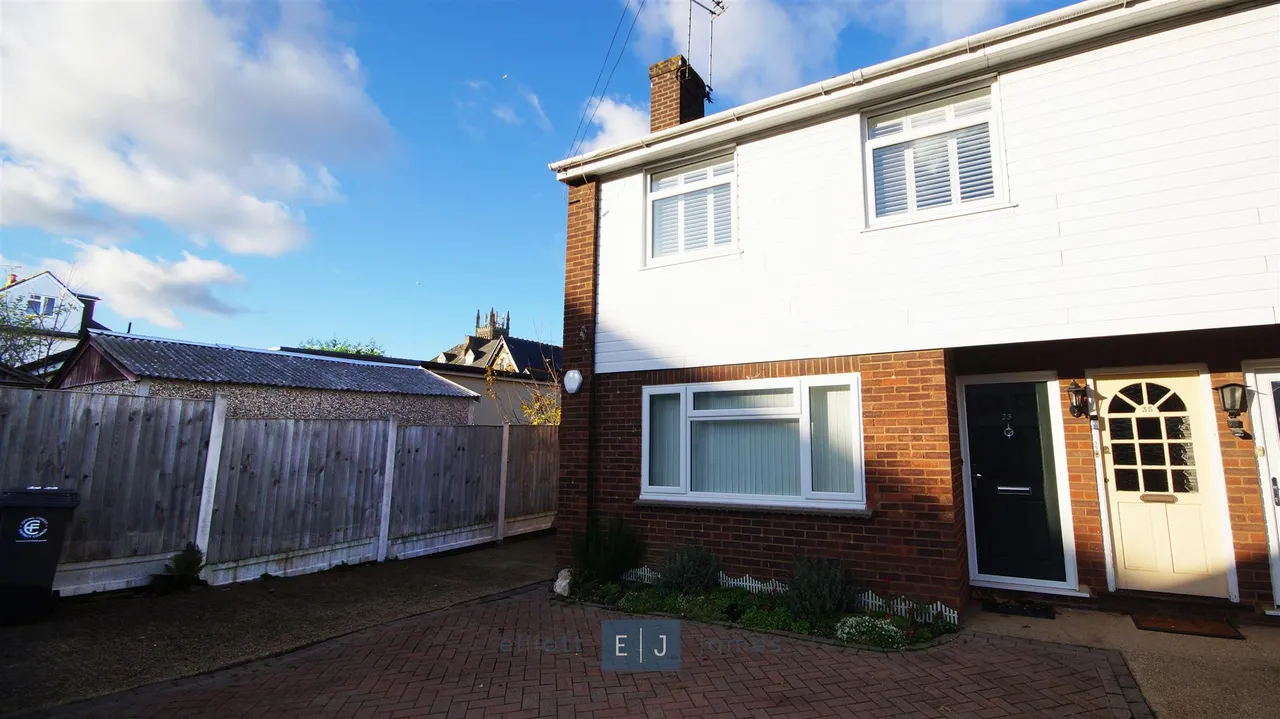 1 bed flat to rent — Westbury Lane, Buckhurst Hill