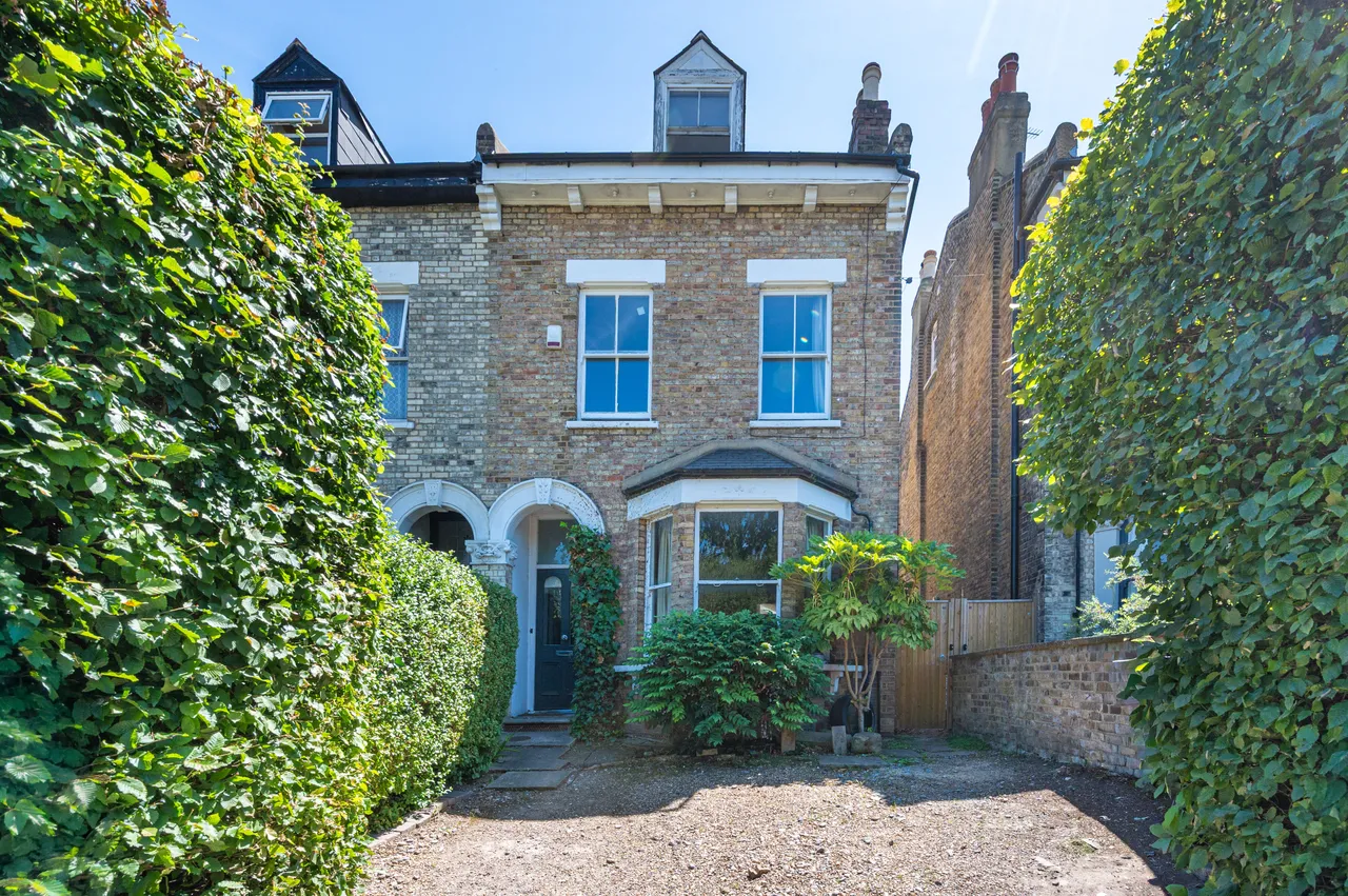 5 bed house for sale — 144 Wood Vale, London