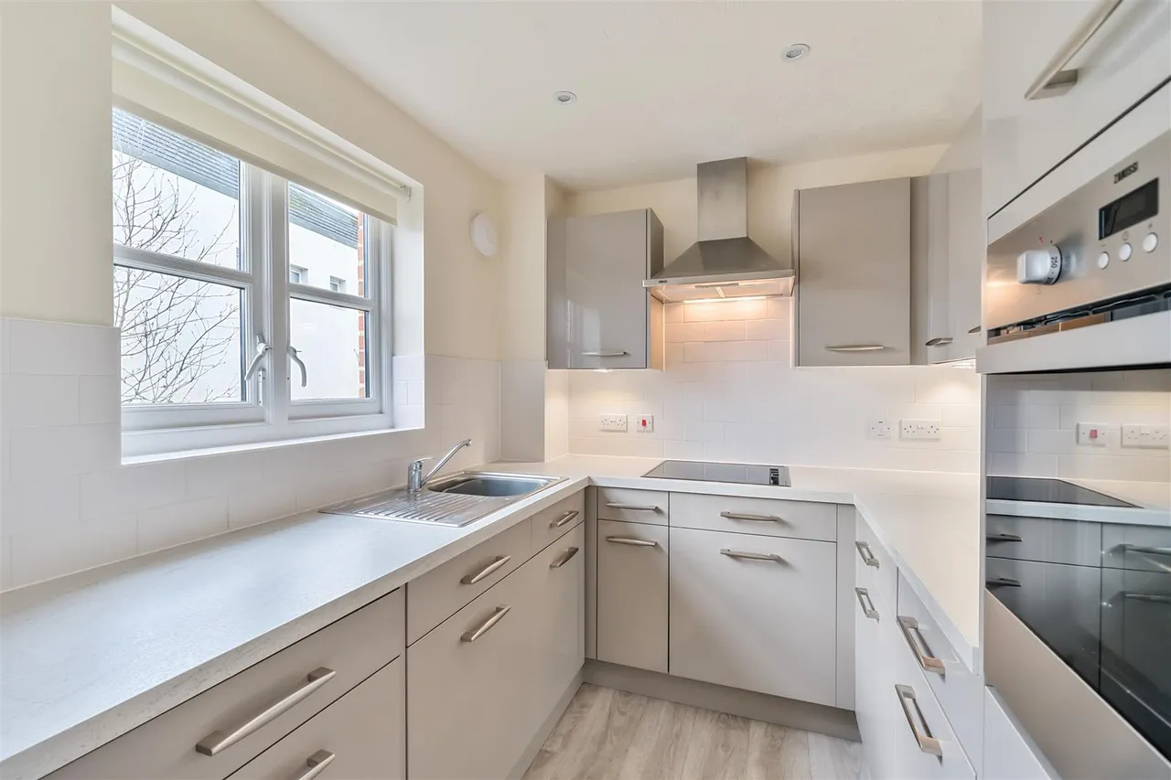 Christchurch Road, Ringwood, BH24, photo 4