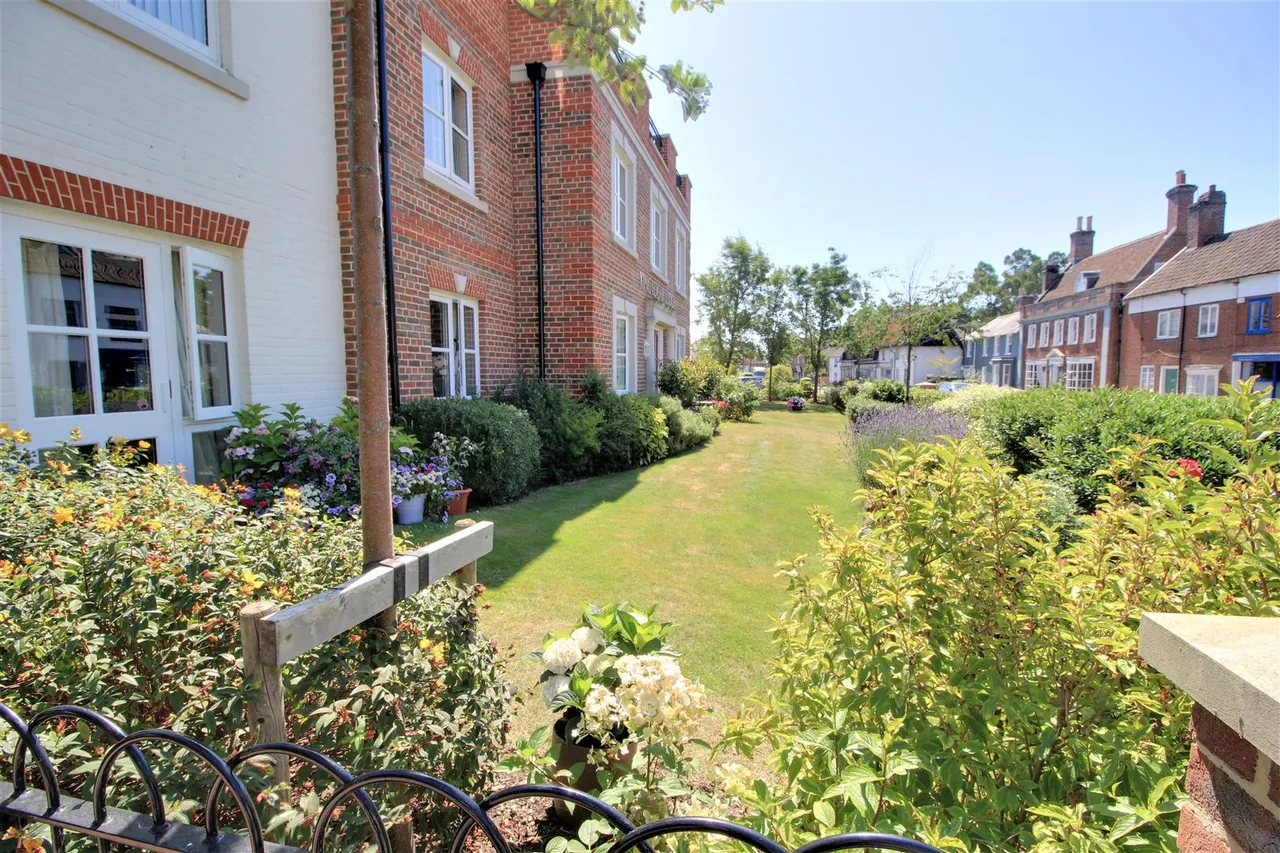Christchurch Road, Ringwood, BH24, photo 11