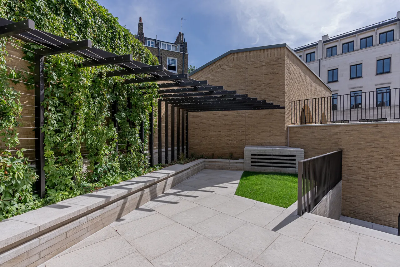 Whistler Square, Chelsea Barracks, SW1W, photo 14