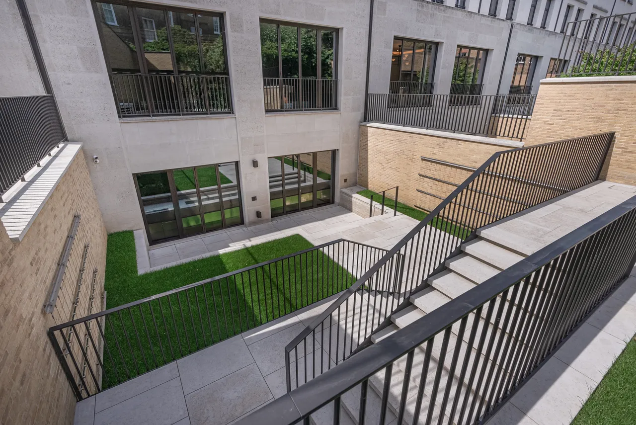 Whistler Square, Chelsea Barracks, SW1W, photo 12