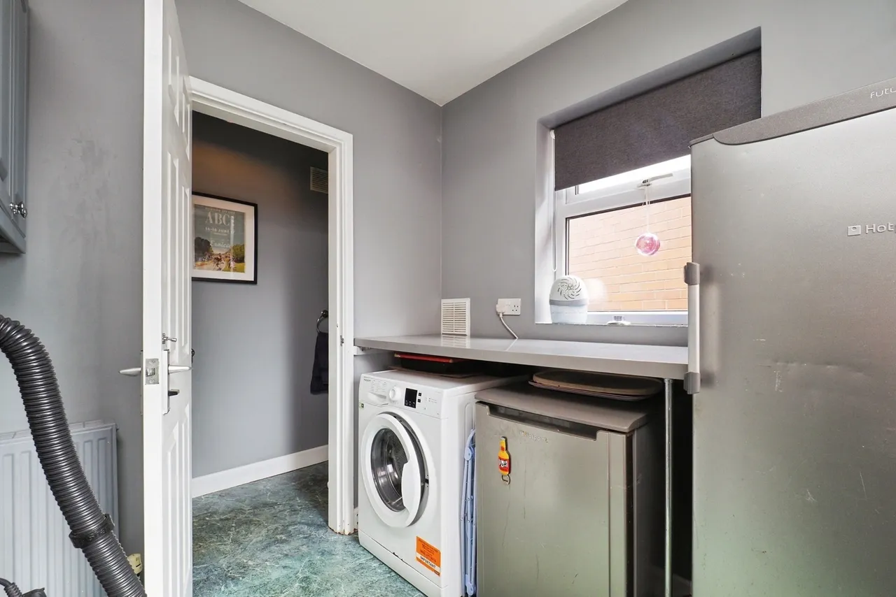 Lilac Crescent, Beeston, Nottingham, Nottinghamshire, NG9, photo 10