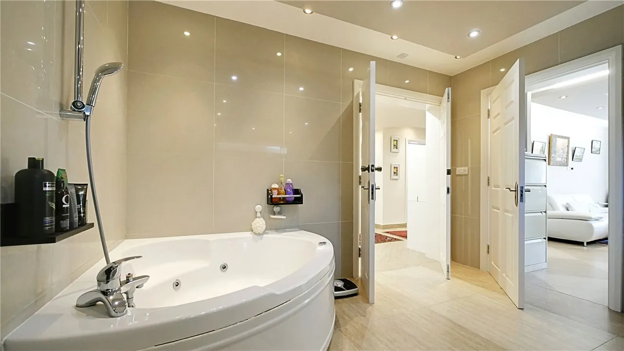 Great West Road, Isleworth, TW7, photo 8