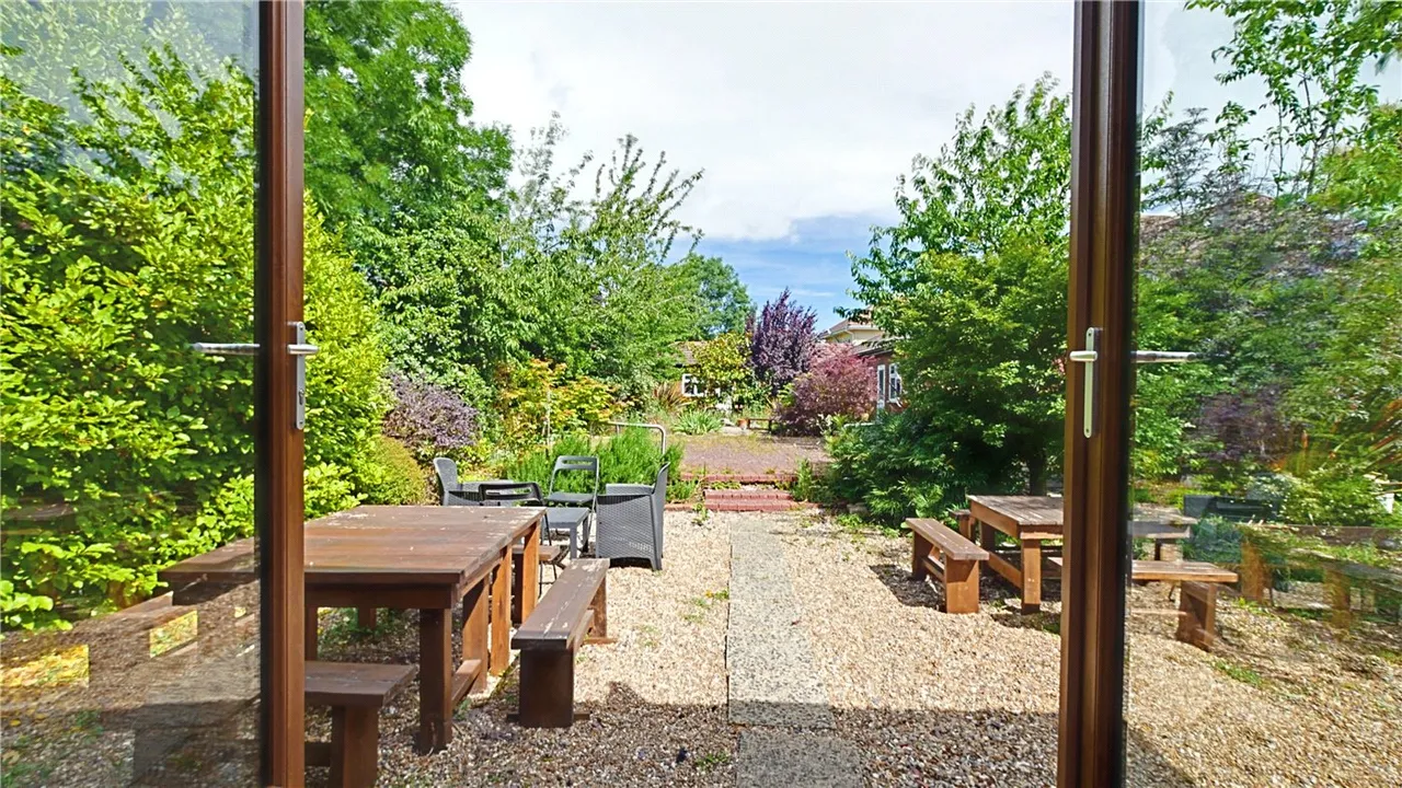 11 bed house for sale — Great West Road, Isleworth, TW7
