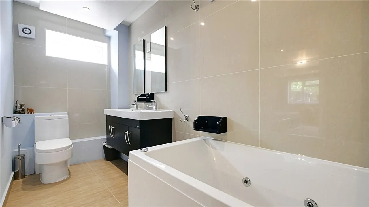 Great West Road, Isleworth, TW7, photo 12