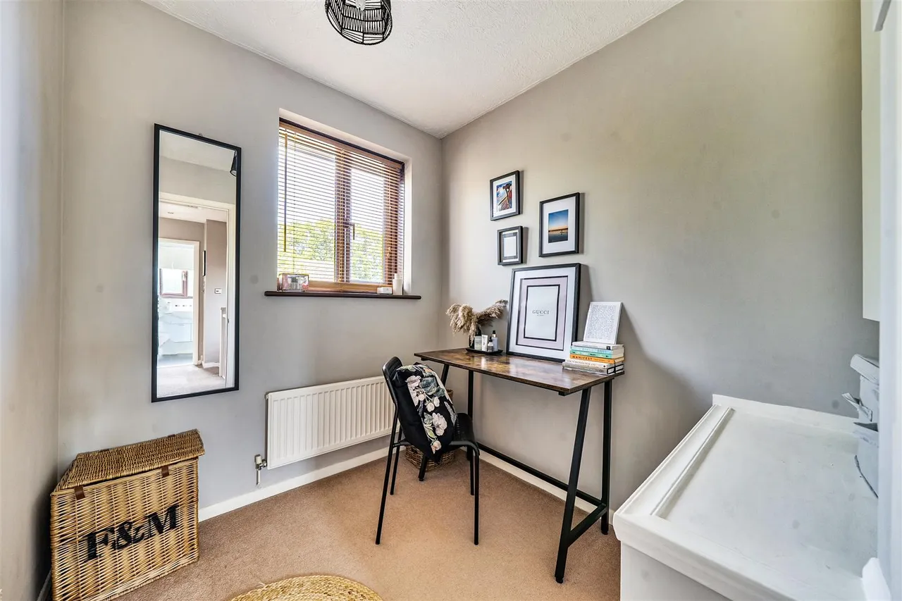 Ascot Close, Titchfield Common, photo 10