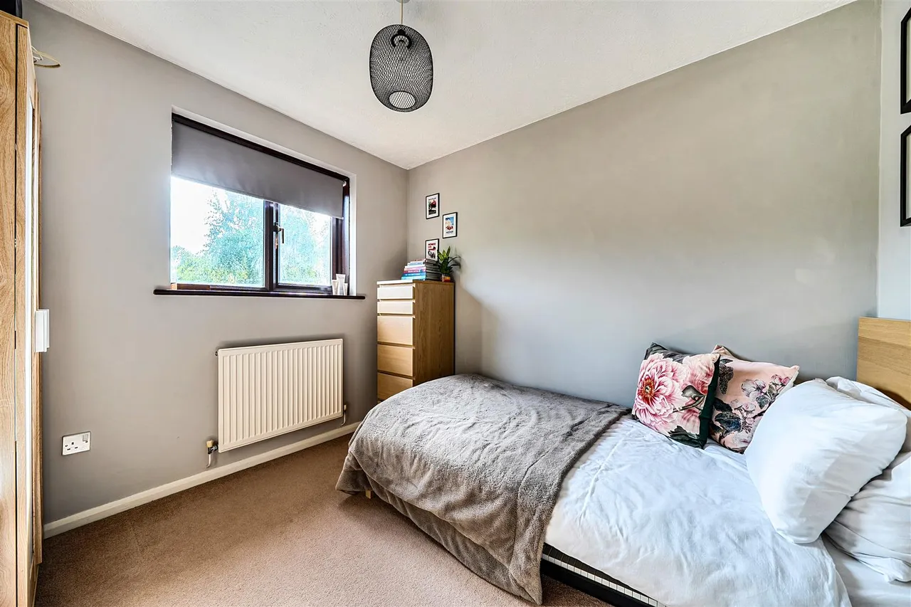 Ascot Close, Titchfield Common, photo 8