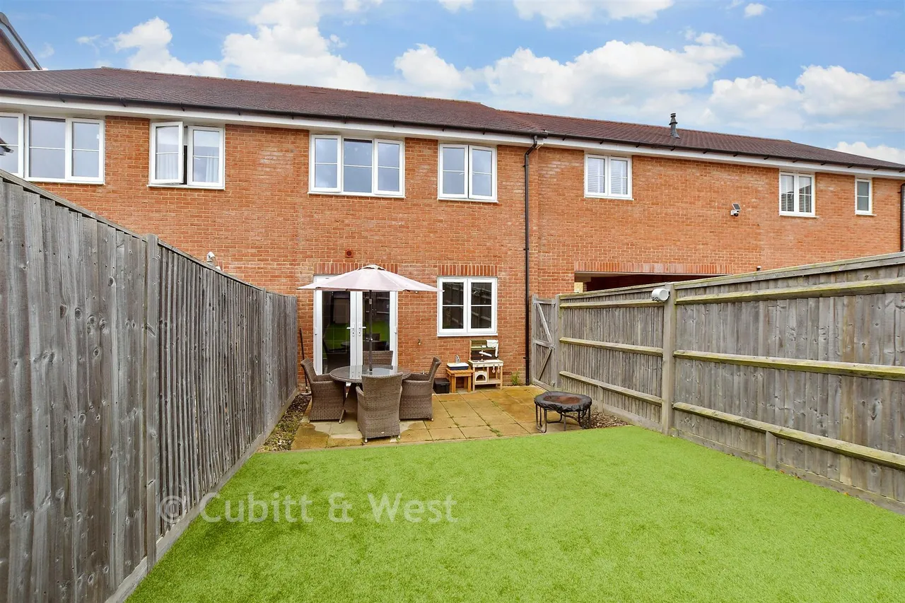Brewers Way, Faygate, RH12, photo 15