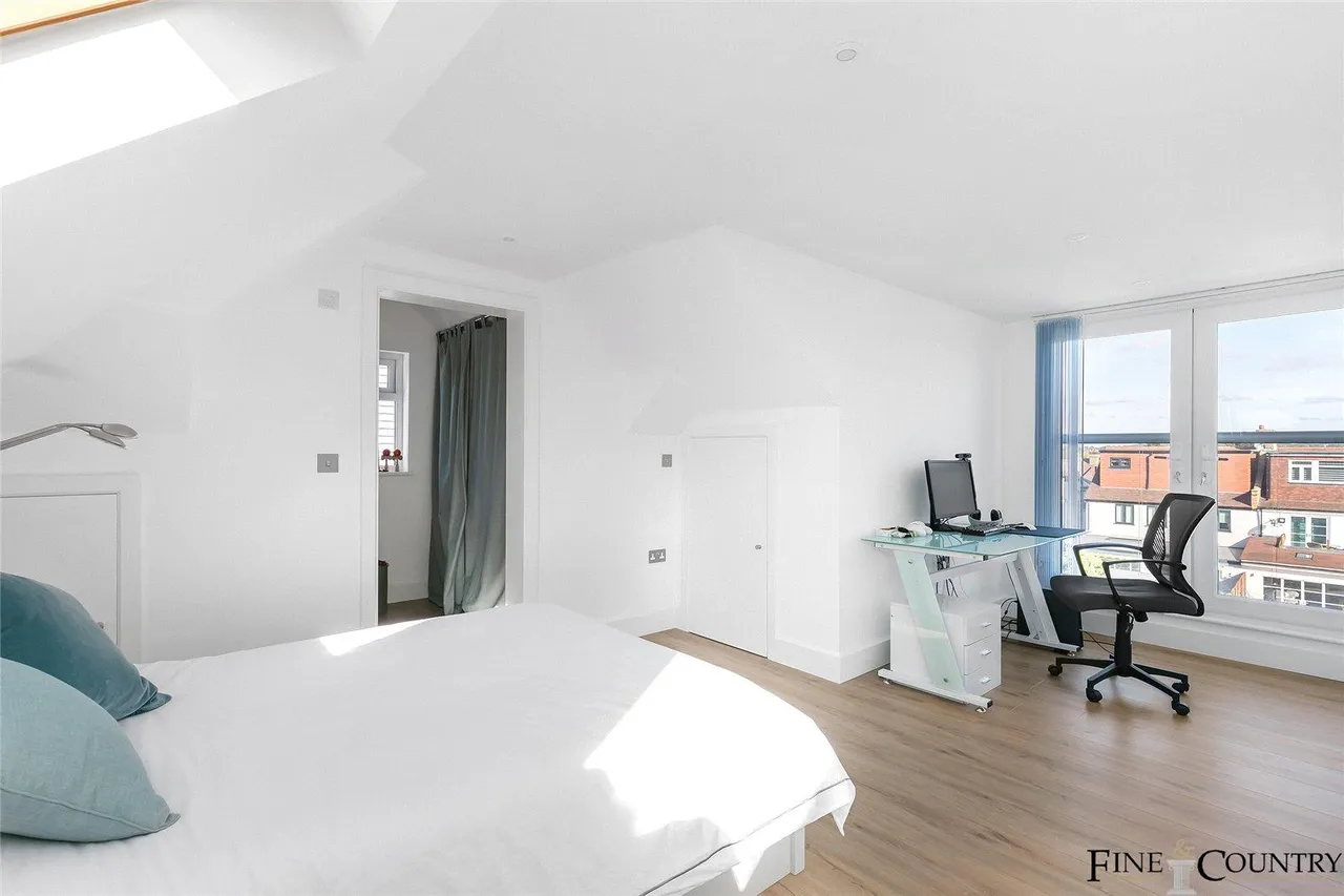 Bryan Avenue, London, photo 27