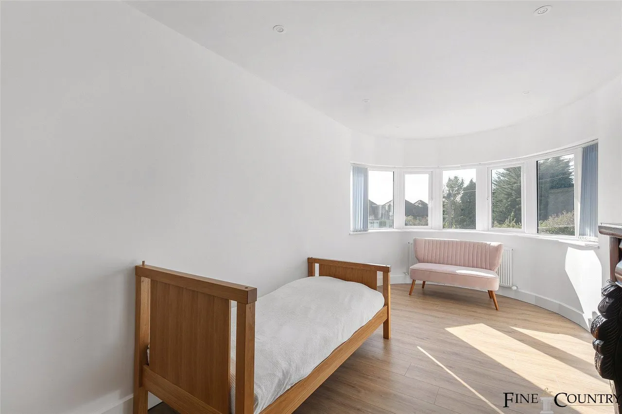 Bryan Avenue, London, photo 26