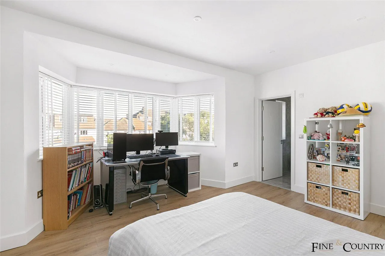Bryan Avenue, London, photo 25