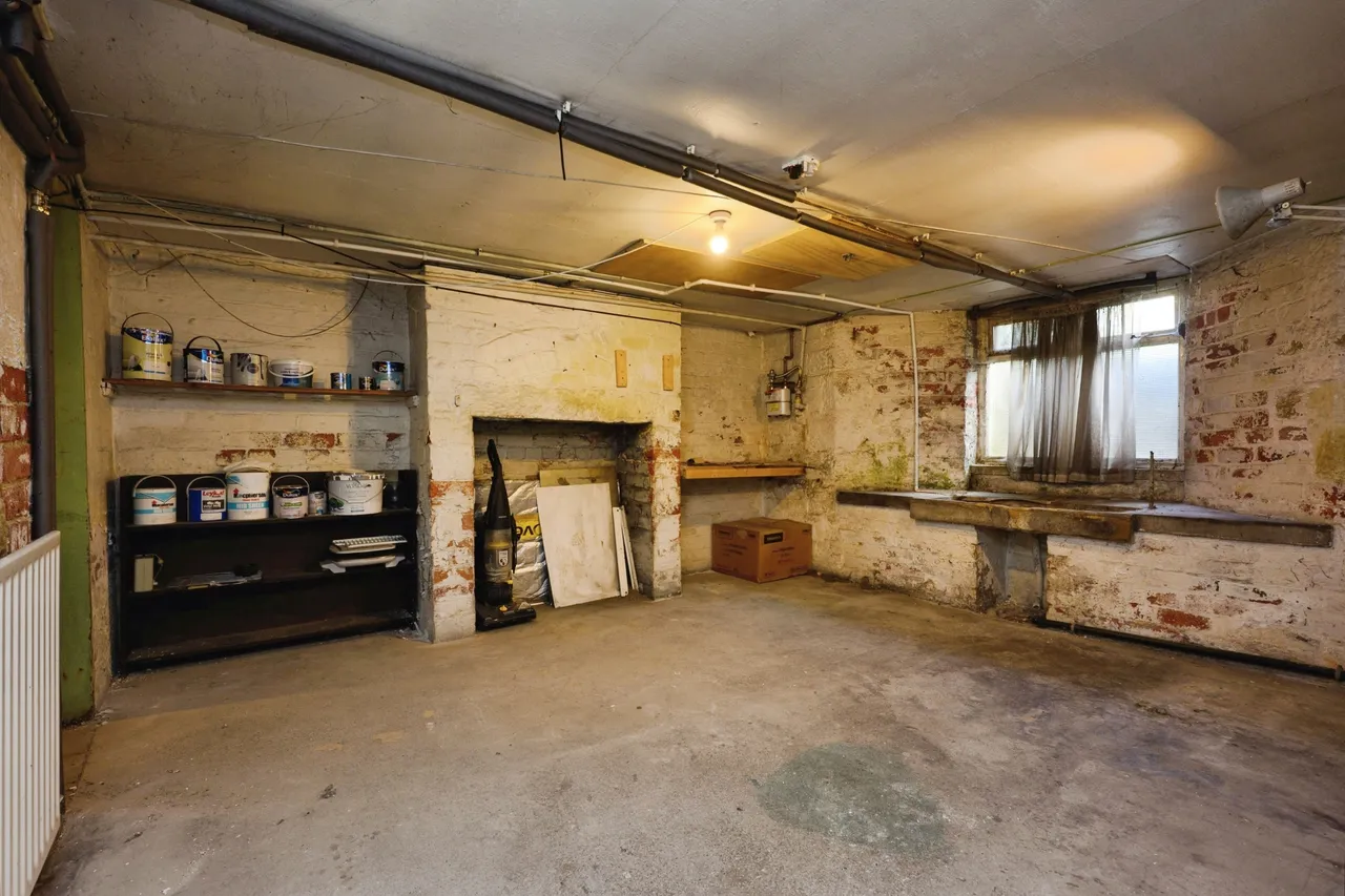 Oxford Road, Leeds, LS20, photo 27