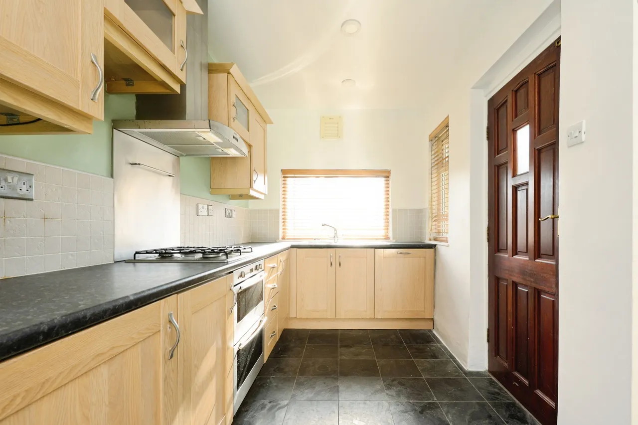 Oxford Road, Leeds, LS20, photo 24