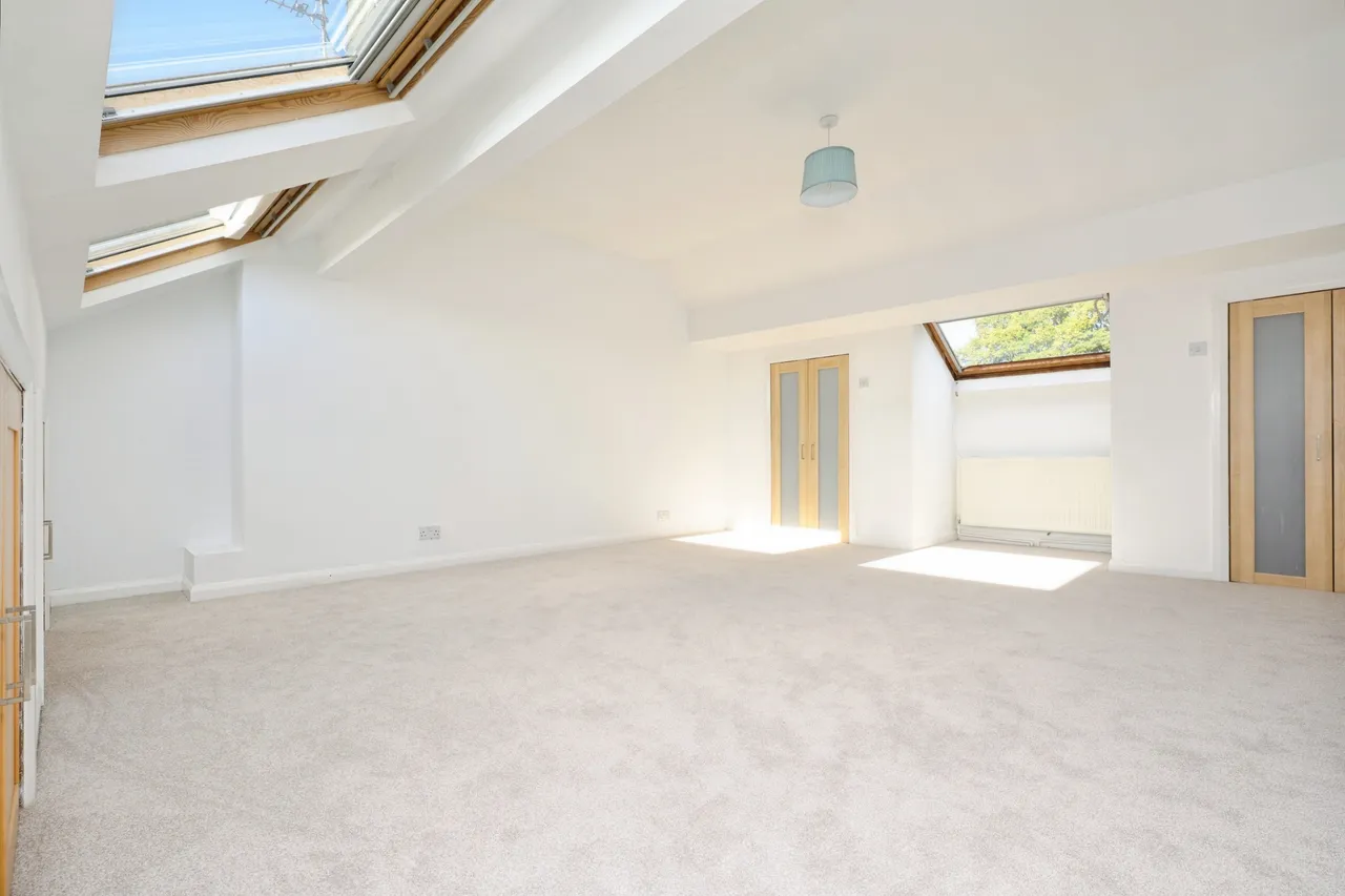 Oxford Road, Leeds, LS20, photo 16