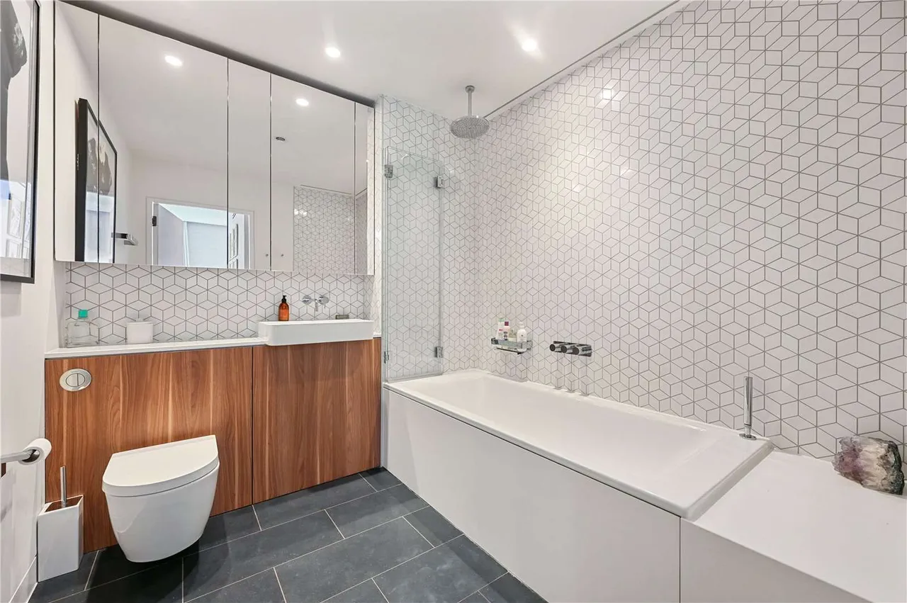 Wood Crescent, London, W12 7GJ, photo 10