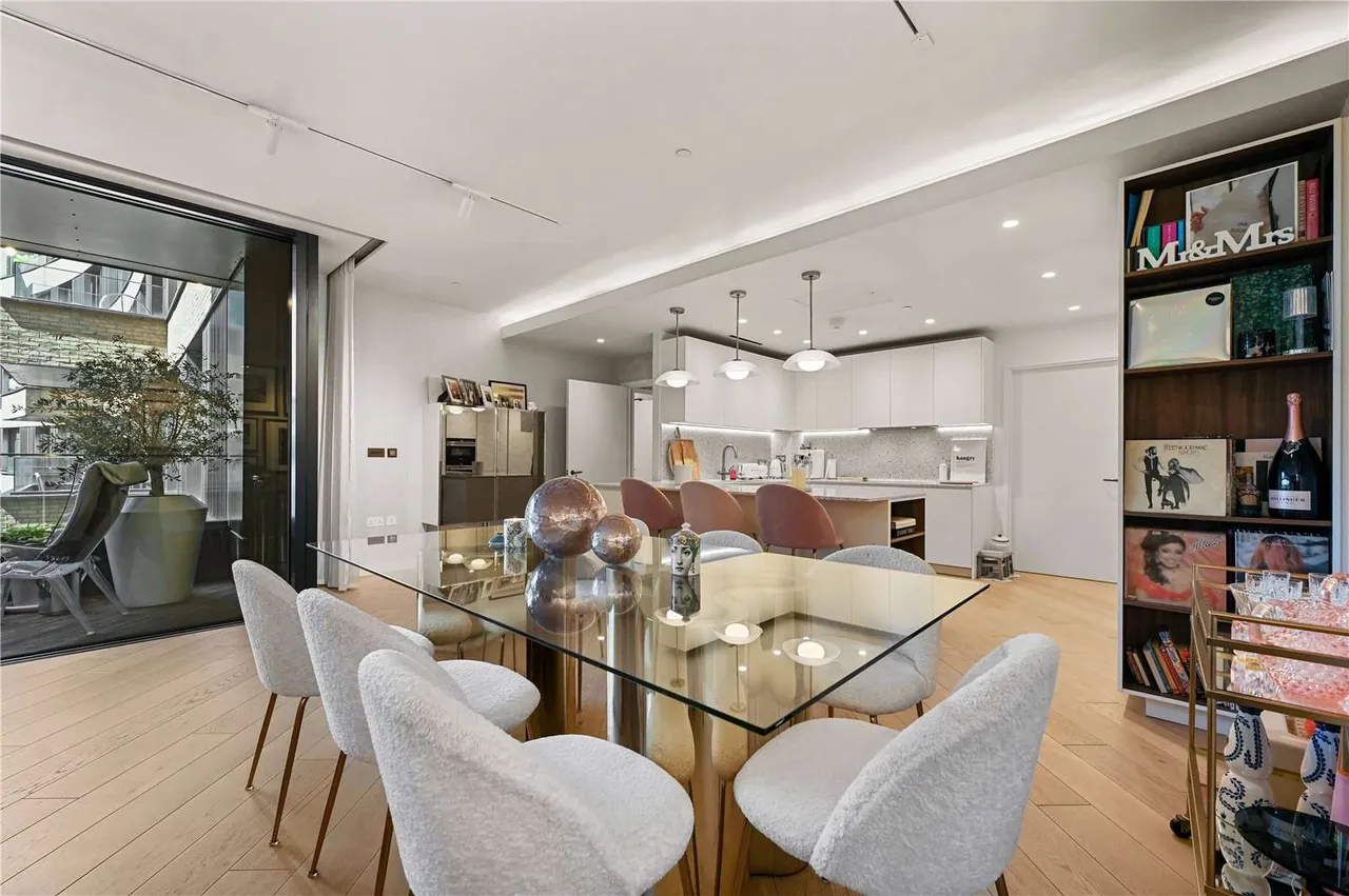 Wood Crescent, London, W12 7GJ, photo 2