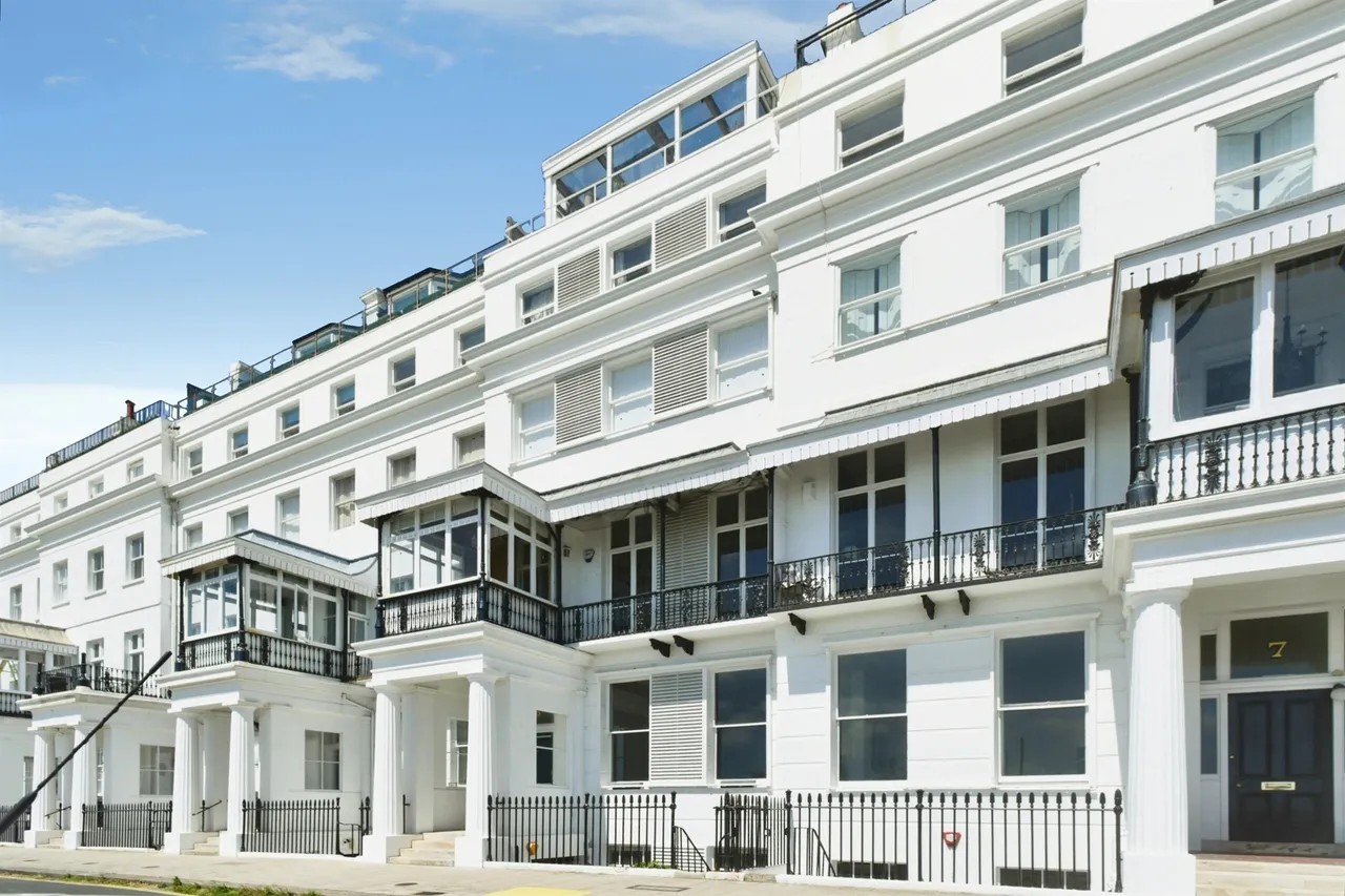 1 bed flat for sale — Chichester Terrace, Brighton