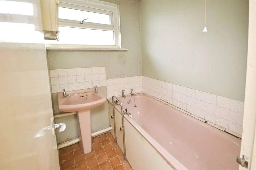 Puffin Road, Isle of Grain, Kent, ME3, photo 8