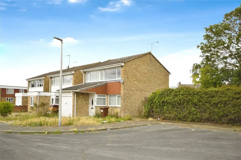 3 bed house for sale — Puffin Road, Isle of Grain, Kent, ME3