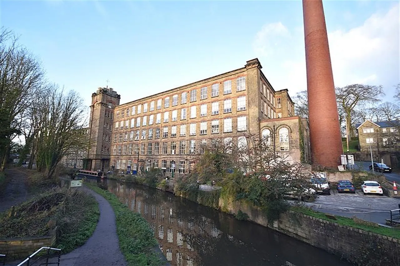 2 bed flat for sale, Clarence Road, Macclesfield