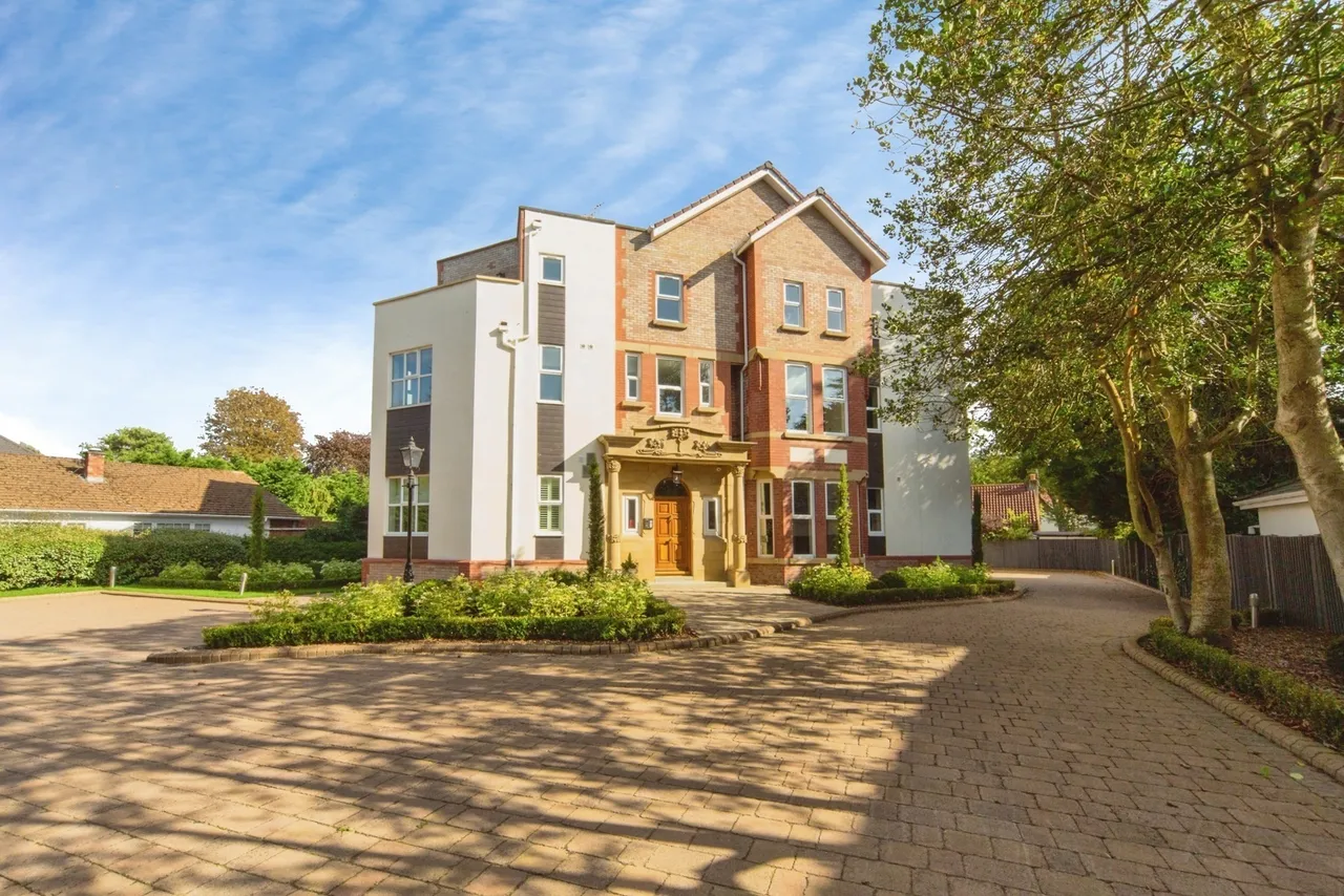 2 bed flat for sale, Victoria Road, Formby, L37