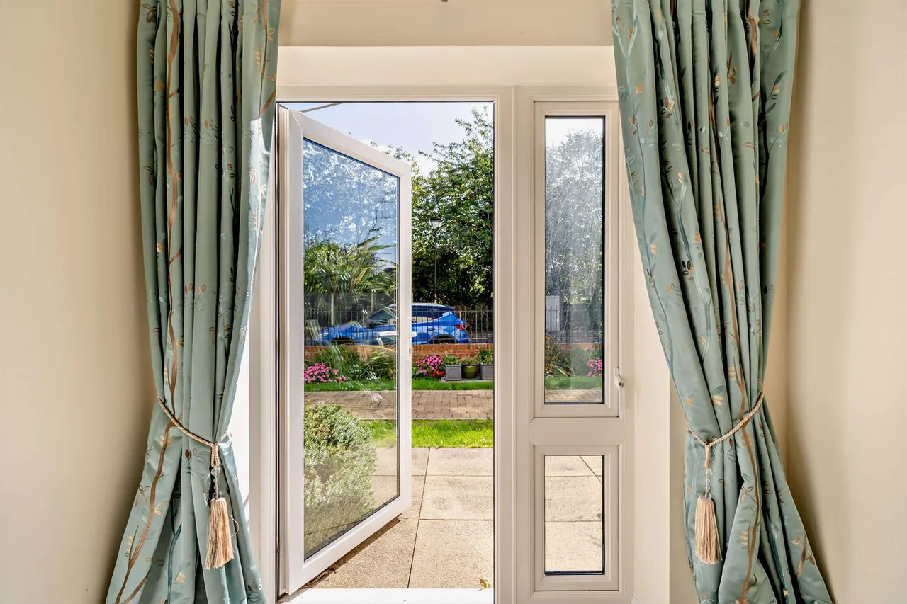 Poachers Way, Thornton-Cleveleys, FY5, photo 3