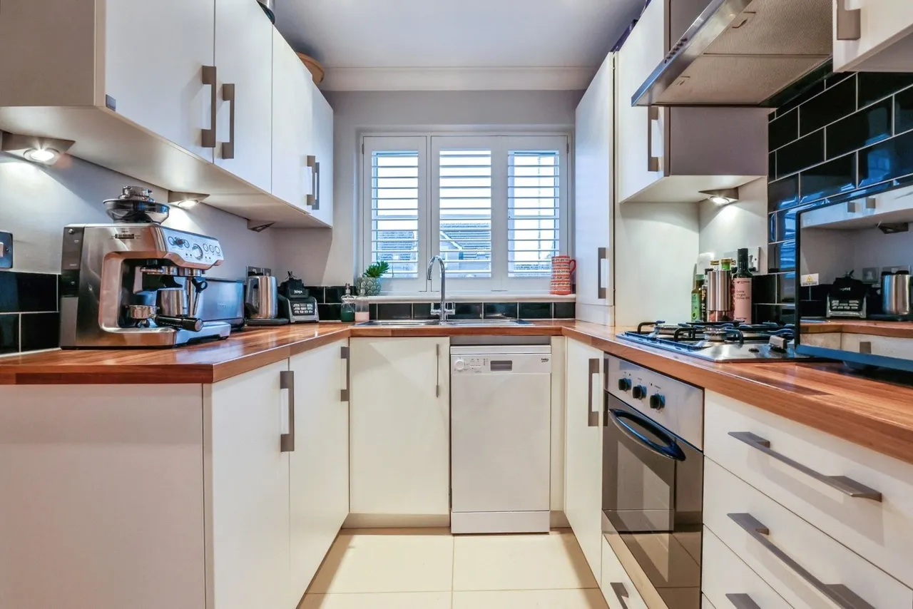 Centurion Close, Poole, BH15, photo 4