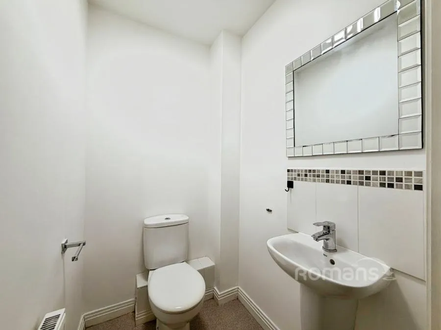 Honington Mews, Farnborough, GU14, photo 8
