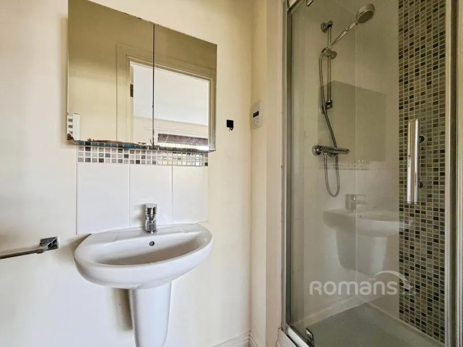 Honington Mews, Farnborough, GU14, photo 13