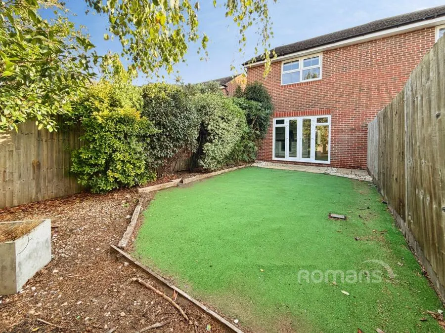 Honington Mews, Farnborough, GU14, photo 10