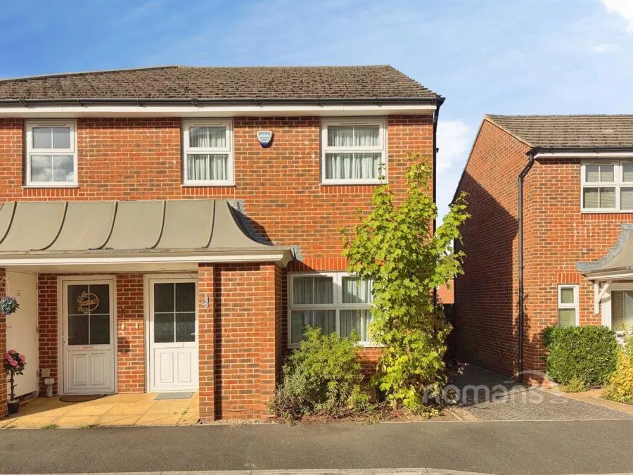 3 bed house for sale, Honington Mews, Farnborough, GU14