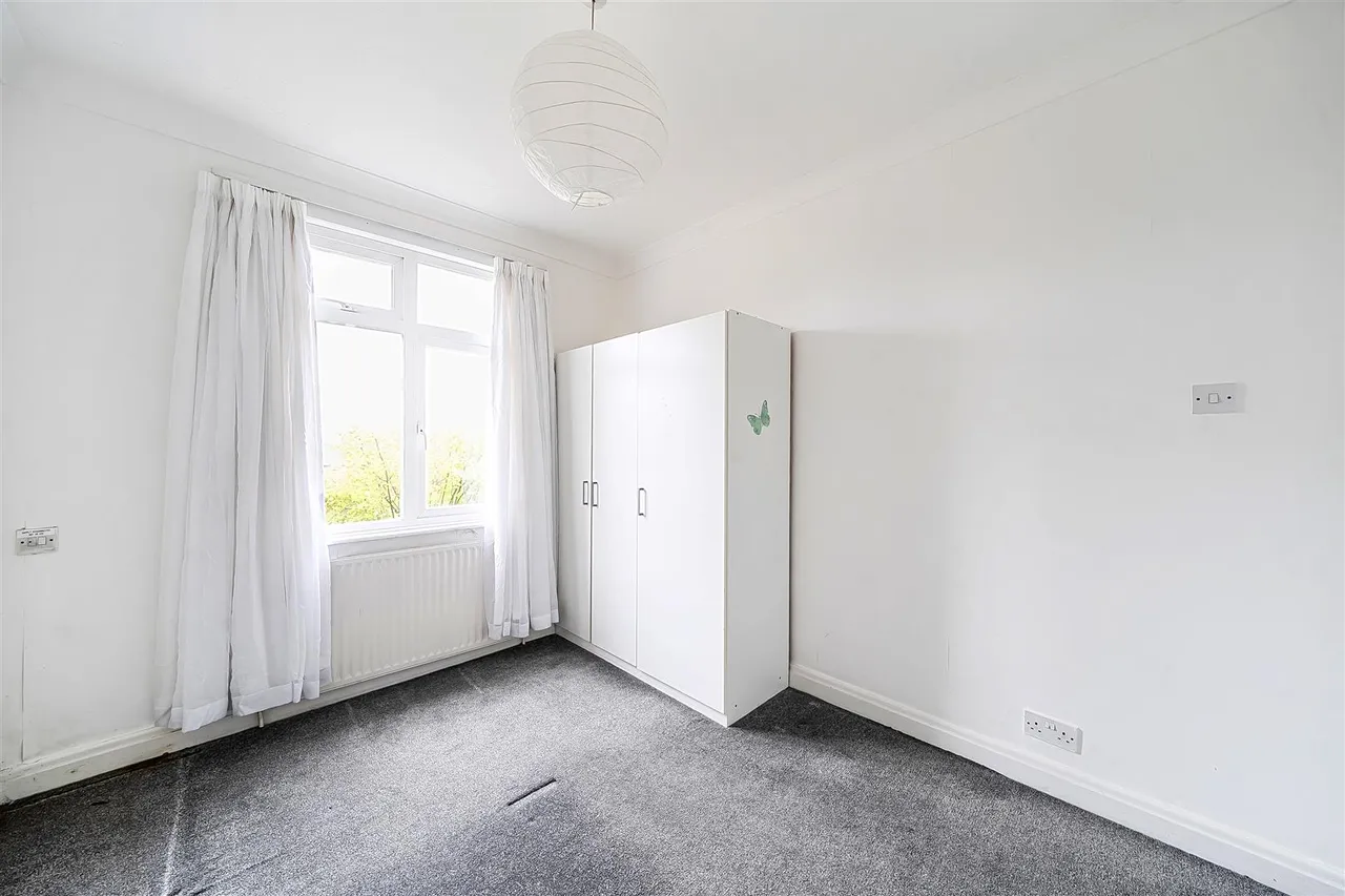 Oxenpark Avenue, Wembley, photo 11