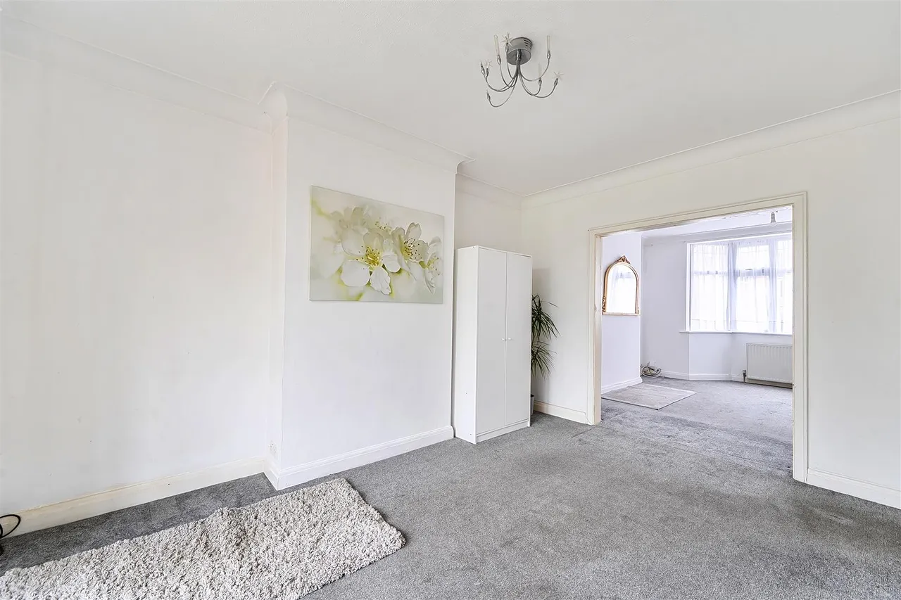Oxenpark Avenue, Wembley, photo 7
