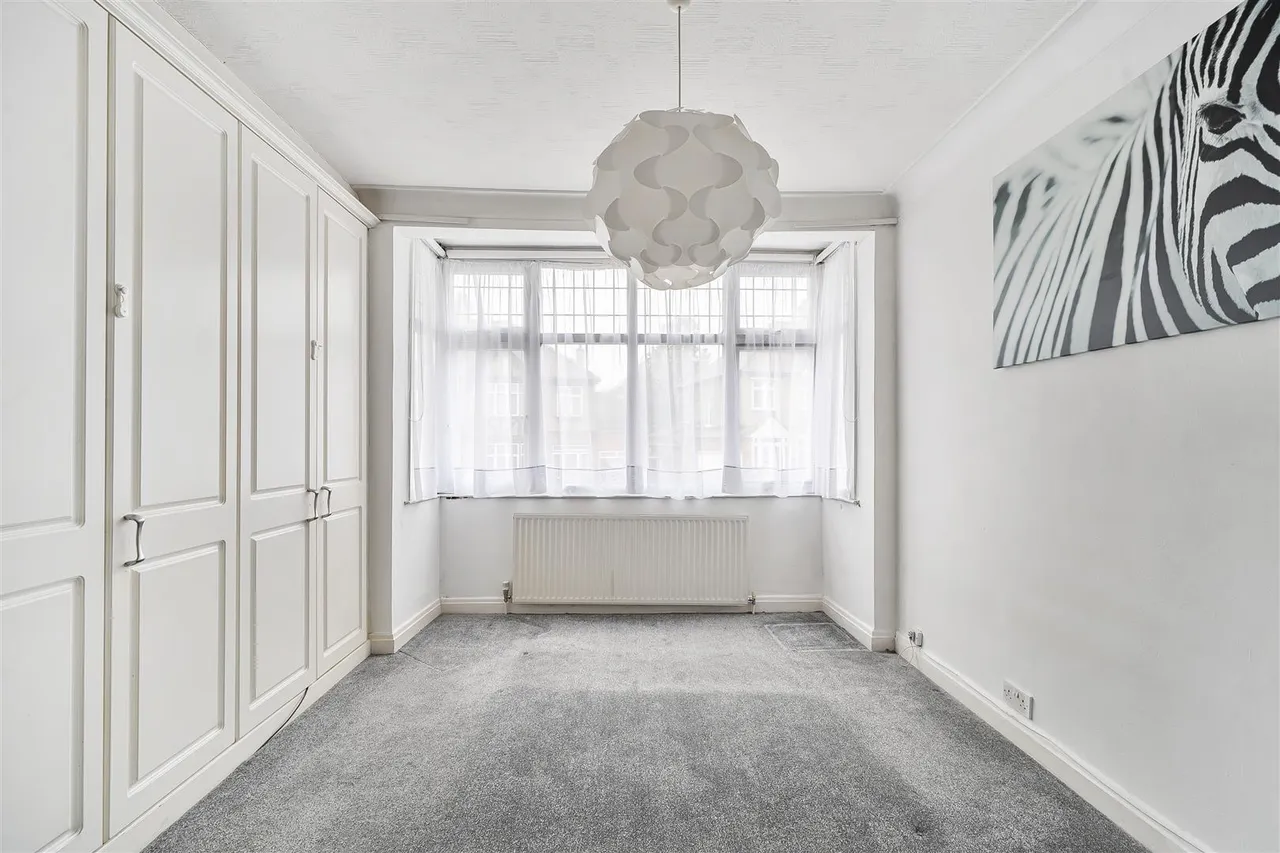 Oxenpark Avenue, Wembley, photo 9