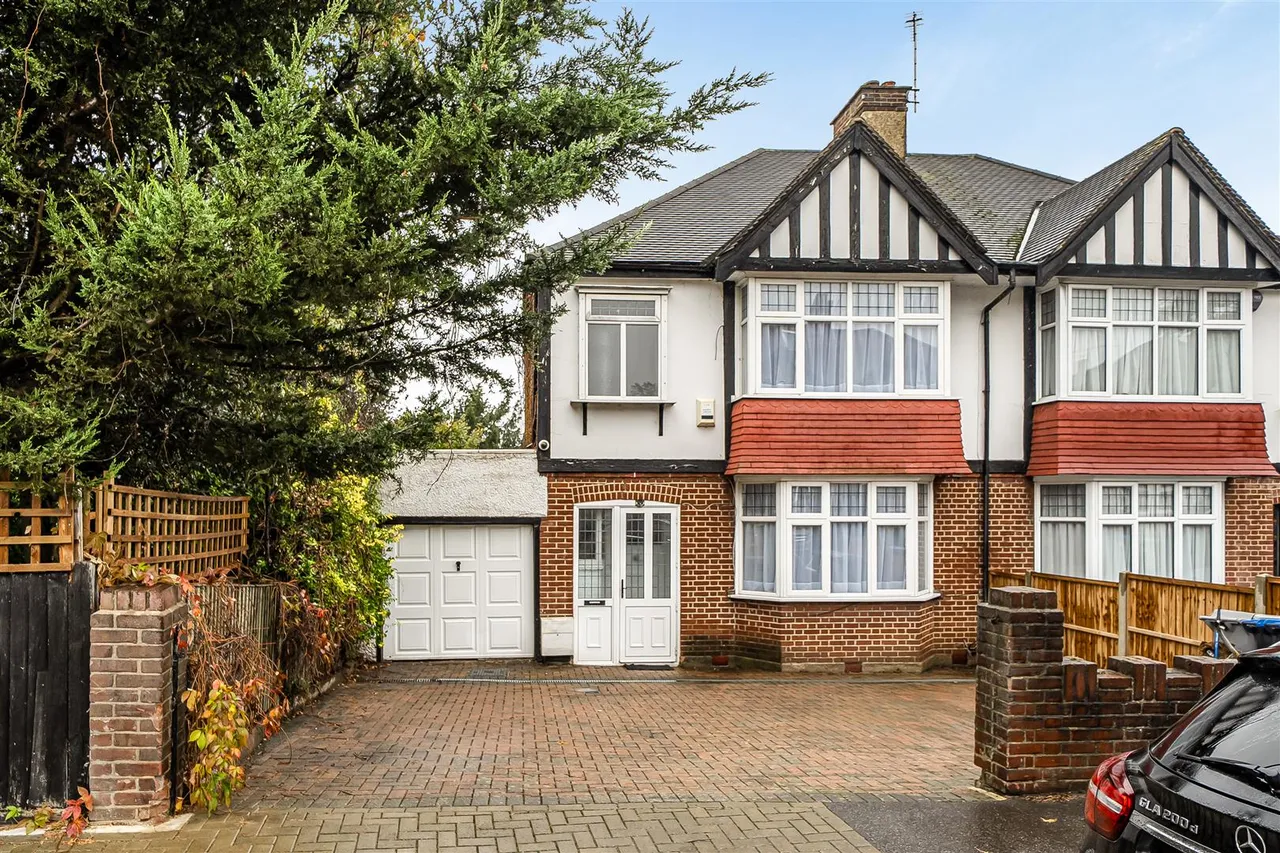 3 bed house for sale, Oxenpark Avenue, Wembley