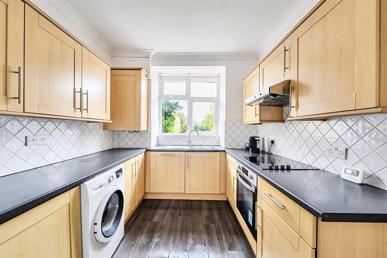 Oxenpark Avenue, Wembley, photo 4